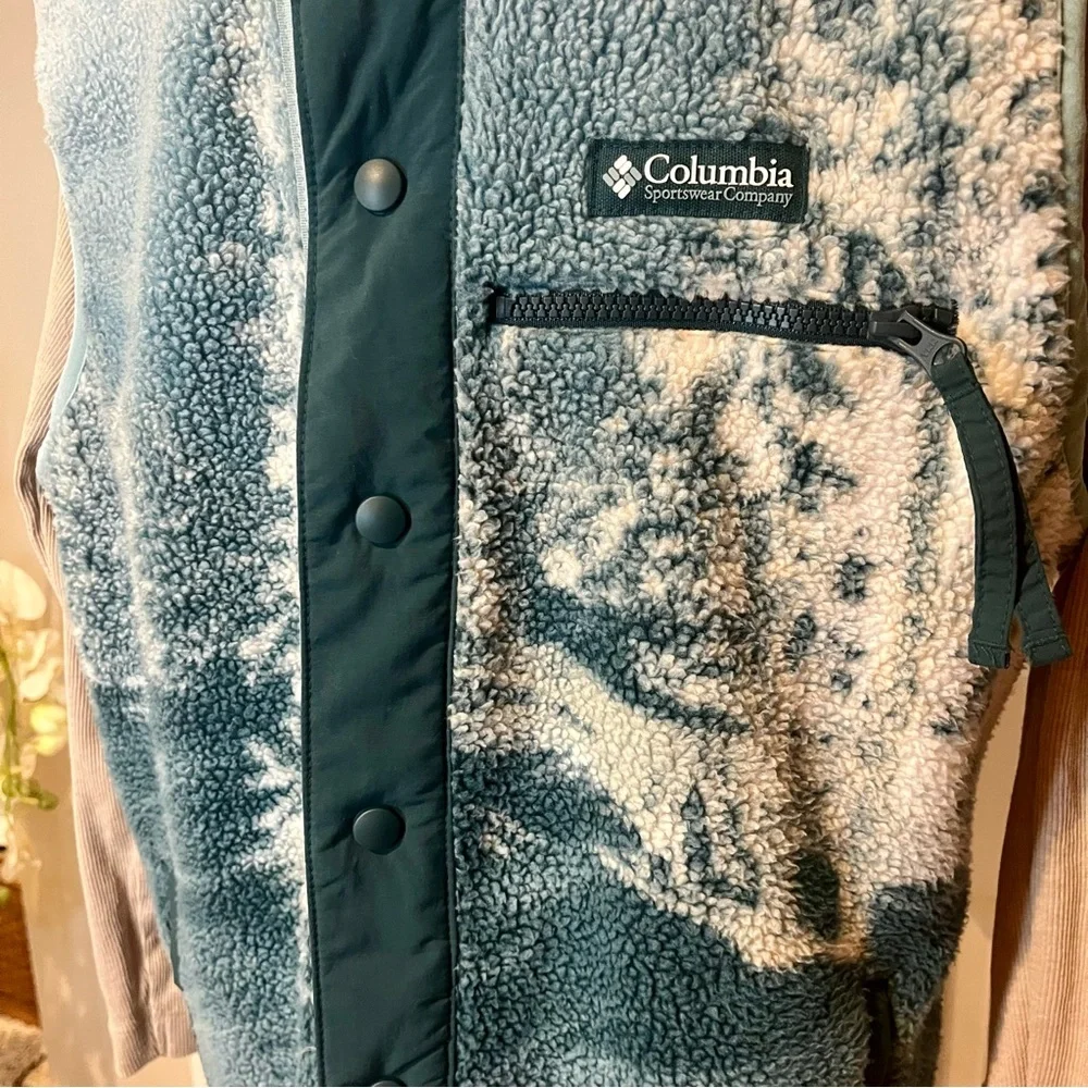 Columbia, Helvetia vest ski print blue button front Sherpa Size, M